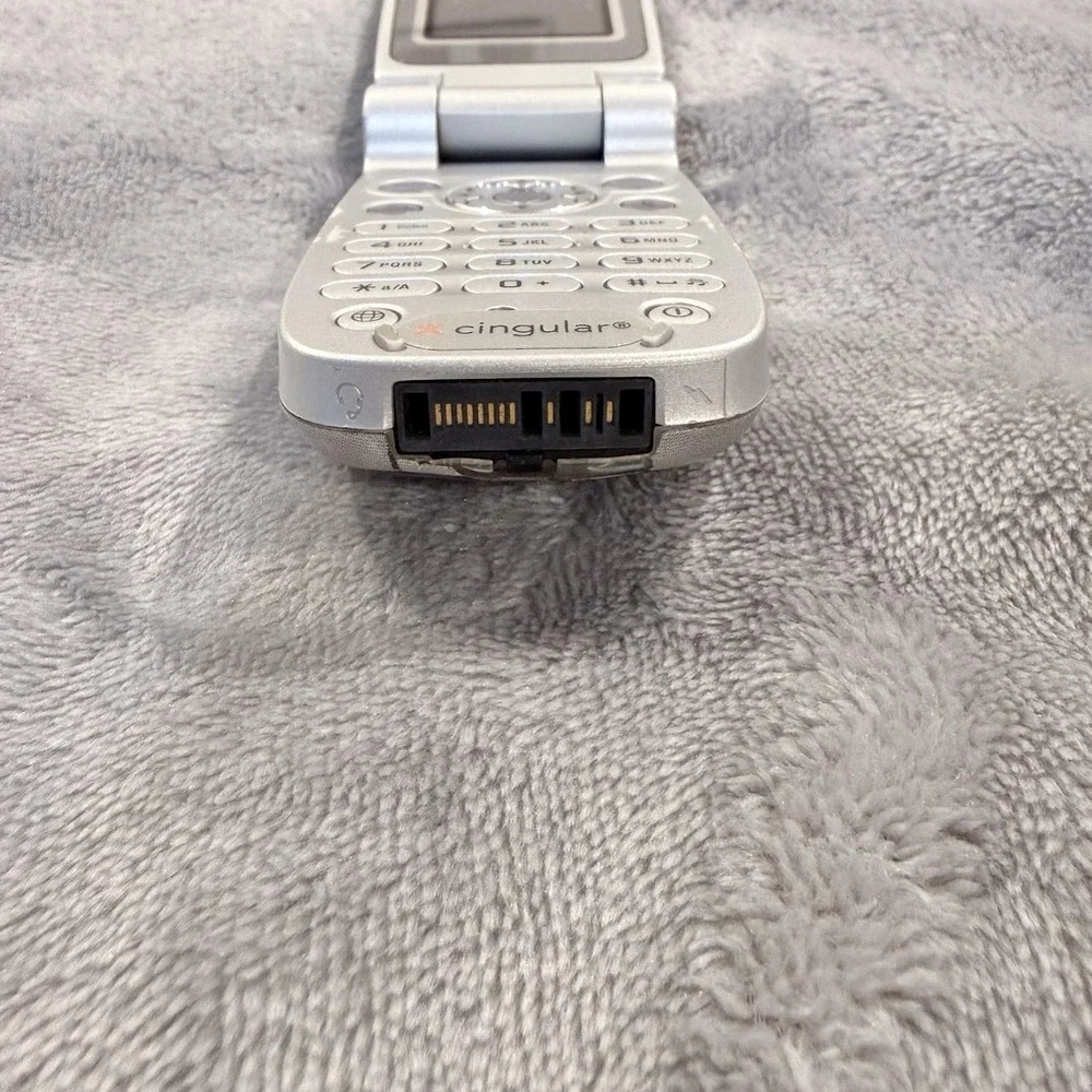 Sony Ericsson Z500a Star Wars Episode III General Grievous Cingular Flip Phone